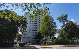Wohnung kaufen in 25436 Uetersen, Gepflegte 2,5-Zimmer-Eigentumswohnung mit Loggia und Weitblick