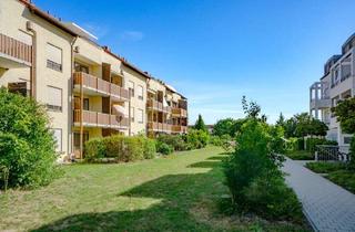 Wohnung kaufen in 94315 Straubing, Straubing-Süd, drei Zimmerwohnung demnächst frei werdend, mit zwei Balkonen, Lift und Tiefgaragenpl.