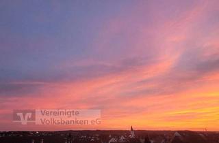 Wohnung kaufen in 71088 Holzgerlingen, Großzügiges Wohnen mit Kamin, traumhafter Fernsicht & überdachter Terrasse in Holzgerlingen!