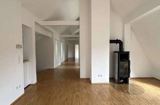 Wohnung mieten in 70176 West, Wohnen mit Dachterrasse – 120 m², Kamin & private Sauna