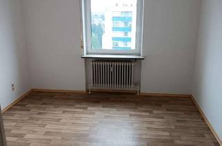 Wohnung mieten in Jean-Paul-Allee, 96465 Neustadt, Helle, geräumige 3-Zi-Whg. mit Balkon und schöner Aussicht