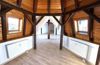 Wohnung mieten in Jägerstraße 94, 06618 Naumburg, Exklusive Dachgeschosswohnung mit Turmzimmer!/Exclusive attic apartment with a tower room!