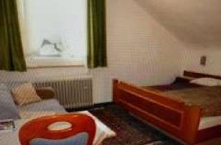 Wohnung mieten in Schillerstrasse, 72270 Baiersbronn, Einfaches Zimmer, voll möbliert - in ehemaliger Pension