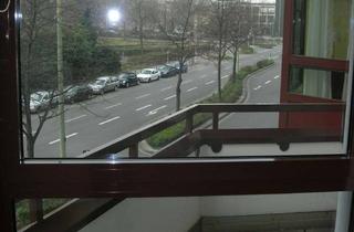 Wohnung mieten in Opernplatz 15, 45128 Südviertel, 3,5 Zimmer Wohnung mit kleinem Balkon vis-a-vis Aalto Theater und Stadtgarten