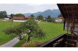 Wohnung mieten in Hinterbichl, 83236 Übersee, 3-Zimmer-Dachgeschosswohnung mit Balkon in Übersee in ruhiger Lage am Ortsrand