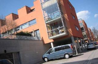 Garagen mieten in Arnulf-Enders-Str. 13, 93059 Steinweg, Gepflegter Garagenstellplatz in Regensburg-Steinweg (zu Fuß in die Altstadt)