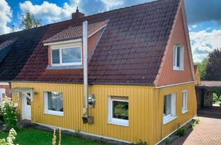 Doppelhaushälfte kaufen in 23623 Ahrensbök, Doppelhaushälfte mit Charakter und tollem Grundstück