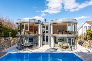 Villa kaufen in Am Schindanger, 97204 Höchberg, Exklusive Designer - Villa mit Weitblick und Pool
