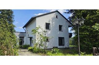 Einfamilienhaus kaufen in 96142 Hollfeld, Einfamilienhaus ca. 160 m² Wfl. und Betriebsgebäude mit 350 m² NFL. – außergewöhnliches Anwesen