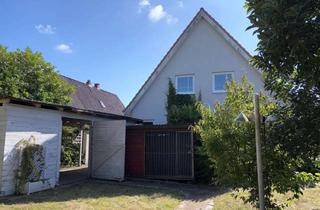 Doppelhaushälfte kaufen in 23611 Bad Schwartau, Sanierungsbedürftige Doppelhaushälfte in Bad Schwartau