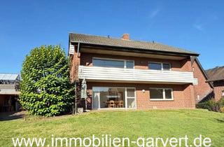 Haus kaufen in 46395 Bocholt, Drei-Familienhaus, großes Grundstück mit Erweiterungspotential und Doppelgarage in Bocholt-Mussum