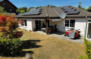 Haus kaufen in 53506 Heckenbach, Wohnen auf einer Ebene - gepflegter Bungalow mit PV-Anlage und großzügigem Grundstück in Blasweiler