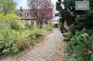 Doppelhaushälfte kaufen in 70499 Wolfbusch, Bezaubernde Doppelhaushälfte aus den 1930er- Jahren mit großem Grundstück und Garage in Weilimdorf