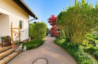 Haus kaufen in 78086 Brigachtal, Ein Zuhause zum Wohlfühlen - Gepflegtes und modernisiertes Zweifamilienhaus, Wintergarten, Südbalkon und XXL-Garage in Brigachtal-Klengen!