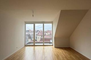 Wohnung mieten in Rampischestraße 12, 01067 Innere Altstadt, Lichtdurchflutete 4-Raum-Wohnung direkt im Zentrum: Einbauküche und Balkon