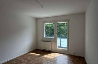 Wohnung mieten in Havelländer Ring, 12629 Hellersdorf, Kleines, saniertes Schätzchen - Familienwohnung mit Badewanne und Balkon