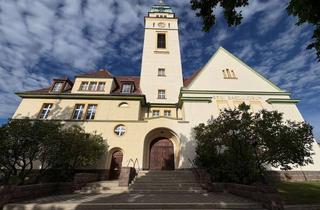 Wohnung mieten in Holzstrasse 36, 08412 Werdau, Herrschaftlich Wohnen im alten Pfarrhaus in Werdau! 3-Zimmer-Wohnung mit Balkon und Außenstellplatz!