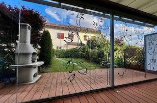 Haus kaufen in Am Ackerrain 3b, 83607 Holzkirchen, Bezug- u. provisionsfrei, EEK B: Modernes RMH, Fernwärme, Dach & Solarkollektoren neu, Holzkirchen