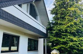 Haus kaufen in 34497 Korbach, Freistehendes Ein- bis Zweifamilienhaus mit vielseitig nutzbarem Wohnkonzept in Dorfitter, Korbach
