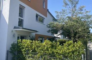 Haus mieten in Waldstr., 82110 Germering, großzügiges Wohnen: Haus im Haus (KG-DG) mit separatem Eingang in kleiner Wohnanlage