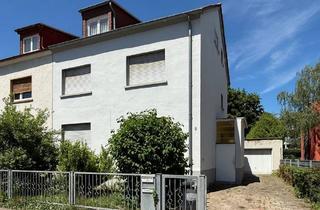 Doppelhaushälfte kaufen in Zeil, 65931 Frankfurt, Frankfurt am Main - Frankfurt-Zeilsheim: Erbpacht- vermietetes DHH mit 2 Einheiten als Kapitalanlage