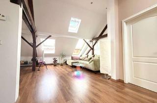 Wohnung kaufen in 90478 Glockenhof, Einzigartiges Dachgeschoss +++ PROVISIONSFREI +++ 4 Zimmer, offene Balken & viel Tageslicht + Garage
