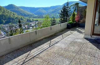 Wohnung kaufen in 72574 Bad Urach, 4-Zimmer-Terrassenwohnung mit Traum-Aussicht in Bad Urach