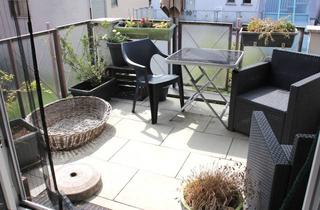 Wohnung kaufen in 74211 Leingarten, Charmante 2-Zimmer-Dachgeschoss-Maisonette mit Süd-Balkon in Leingarten