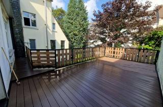 Wohnung mieten in Kurfürstenstraße 10, 42655 Solingen-Mitte, 2,5 Zimmer Altbautraum mit 30m² Dachterrasse in Solingen-Zentrum