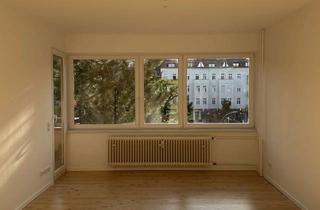Wohnung mieten in Spandauer Burgwall, 13581 Spandau, Helle 2-Zimmer-Wohnung mit Balkon & EBK in grüner, wassernaher Lage in Spandau