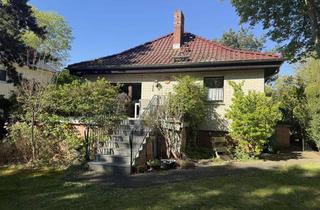 Einfamilienhaus kaufen in 12489 Adlershof, Familienfreundliches Einfamilienhaus mit Terrasse, Garten und zusätzlicher Bebauungsmöglichkeit