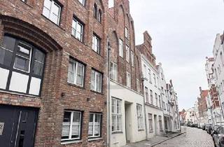 Wohnung kaufen in 23552 Lübeck, Lübeck - ALTBAUUNIKAT IM ROHBAU - INDIVIDUELL GESTALTBAR