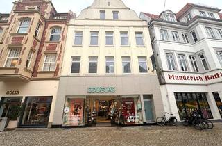 Wohnung mieten in 26122 Oldenburg, Großzügige 4-Zimmer-Altbauwohnung mitten in der Oldenburger Fußgängerzone – frisch ausgebaut!