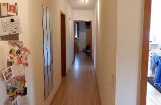 Wohnung mieten in Ensheimer Straße 209a, 66386 St. Ingbert, Modernisierte DG-Wohnung mit dreieinhalb Zimmern sowie Balkon und Einbauküche in St. Ingbert