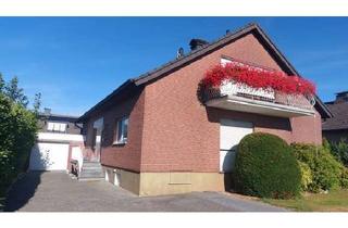 Haus kaufen in Weißdornring 12, 59597 Erwitte, In Ruhe Wohnen: Zweifamilienhaus in Bad Westernkotten