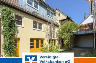 Haus kaufen in 71106 Magstadt, Charmantes und einzigartiges Doppelhaus mit großem Garten in bester Lage von Magstadt