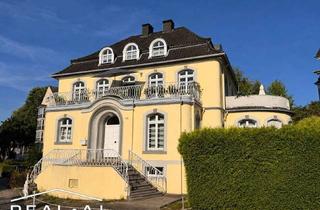 Villa kaufen in 45138 Südostviertel, Stilvolle Stadtvilla mit 3 Wohneinheiten im Moltkeviertel!