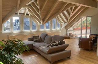Wohnung kaufen in 65760 Eschborn, Wer das Besondere sucht: DG-Maisonette mit offener Galerie, Kamin und großer Loggia