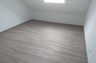 Wohnung mieten in Orchideenweg, 74252 Massenbachhausen, Zweitbezug EBK und Balkon: ansprechende 3,5-Zimmer-Dachgeschosswohnung in Massenbachhausen