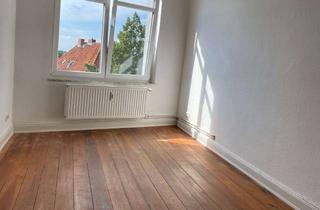 Wohnung mieten in Moislinger Allee 55b, 23556 St. Lorenz Süd, 4-Zimmer-Altbauwohnung mit 2 Balkonen in St. Lorenz Süd