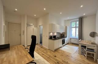 Wohnung mieten in Malplaquetstraße 41, 13347 Wedding, Elegant & Bright Altbau Flat with French Balcony – Fully Furnished in Central Berlin