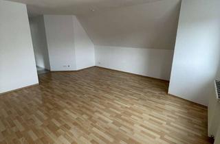 Wohnung mieten in 72654 Neckartenzlingen, Helle Dachgeschosswohnung mit 2 Balkonen in zentraler Lage