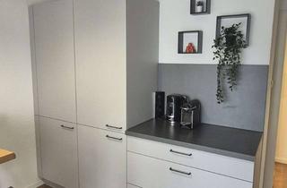 Wohnung mieten in Schillerstraße 34, 89231 Neu-Ulm, Hochwertig renovierte 2-Zimmer-Wohnung mit Balkon, Einbauküche & Teilmöblierung in ruhiger Toplage