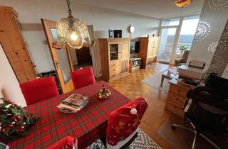 Wohnung kaufen in Hans-Böckler-Straße 29, 47506 Neukirchen-Vluyn, Kapitalanlage direkt am Rathaus: Vermietete DG-Wohnung mit Personenaufzug
