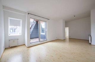Wohnung kaufen in Wichertstraße 43, 10439 Prenzlauer Berg, Gründerzeitcharme im Helmholtzkiez: 2-Zimmer-Dachgeschoss mit sonniger Ost-Terrasse