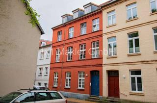 Wohnung kaufen in Schliemannstraße, 19055 Schelfstadt, Eigentumswohnung mit Balkon u. Kamin Schwerin