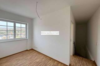 Wohnung mieten in 75433 Maulbronn, Einziehen und wohlfühlen - attraktive 3-Zimmer mit edler Einbauküche + Einbauschrank + TG + Carport
