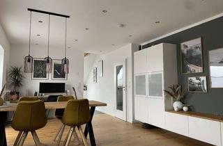 Wohnung mieten in Botenfeldstraße 10, 84088 Neufahrn, 2021 modernisierte 2-Zimmer-Dachgeschosswohnung mit großem Balkon & Einbauküche