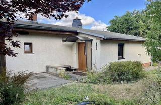 Haus kaufen in 01737 Tharandt, Bungalow in ruhiger Lage, voll unterkellert - Teilsanierung notwendig!