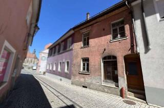 Haus kaufen in 91555 Feuchtwangen, HANDWERKER AUFGEPASST - Zentrale Innenstadtimmobilie mit großem Potenzial in Feuchtwangen